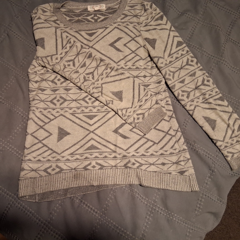 Gray Geometric Pattern Sweater